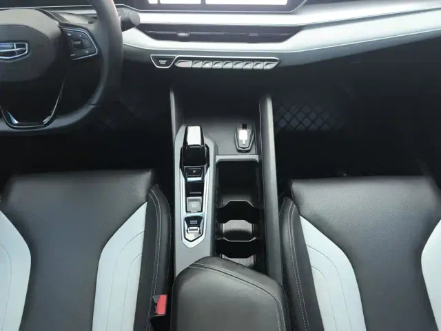 Geely Binrui — Фото автомобиля 16