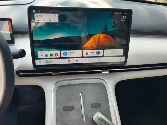 Geely Galaxy Starship 7 EM-i — Фото автомобиля 13