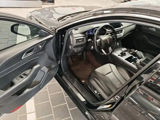 Hongqi H5 — Фото автомобиля 15