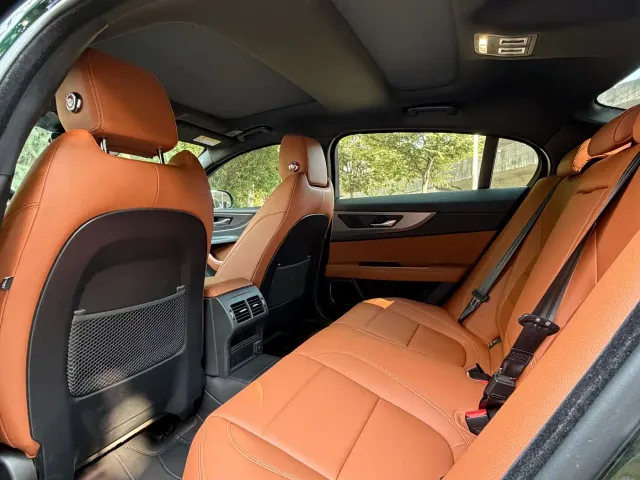 Jaguar XEL — Фото автомобиля 5