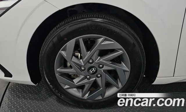 Hyundai Avante CN7 — Фото автомобиля 5
