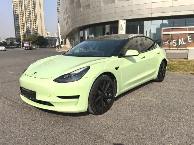 Фотография автомобиля — Tesla Model 3