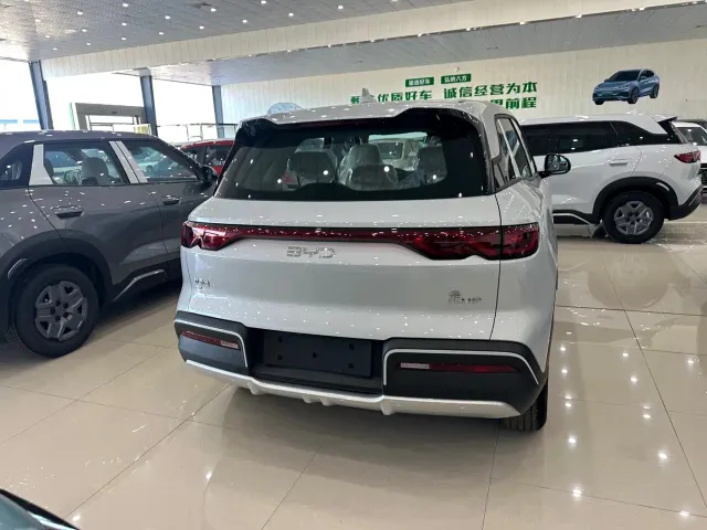 BYD Yuan UP — Фото автомобиля 8