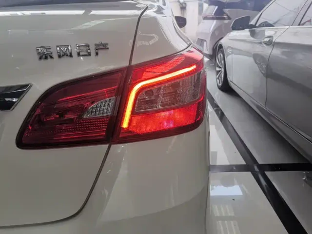 Nissan Sylphy — Фото автомобиля 7