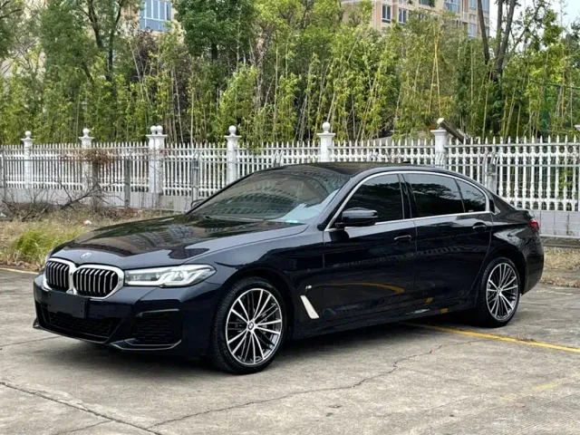 Фотография автомобиля — BMW 5 Series