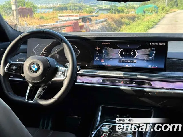 BMW 7-Series 7 серия (G70) 740i xDrive M Sport — Фото автомобиля 13