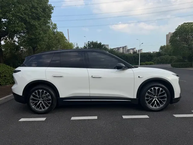 Nio ES6 — Фото автомобиля 12
