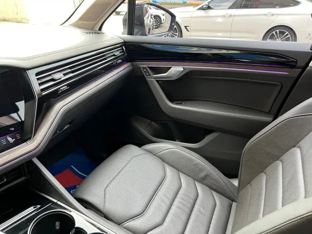 Volkswagen Touareg — Фото автомобиля 28