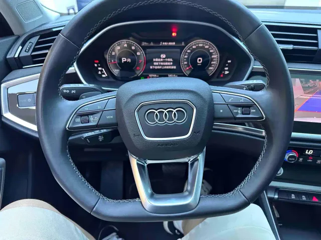 Audi Q3 — Фото автомобиля 11