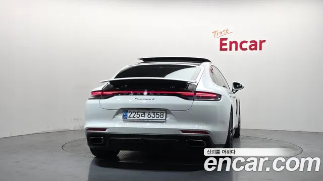 Porsche Panamera — Фото автомобиля 4
