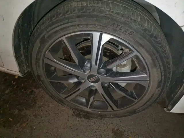Geely Emgrand — Фото автомобиля 24