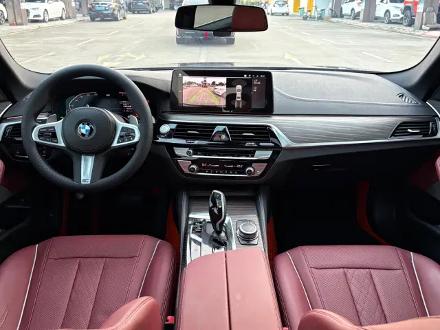 BMW 5 Series — Фото автомобиля 10