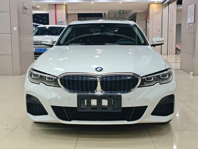 Фотография автомобиля — BMW 3 Series