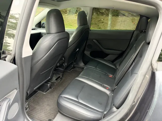 Tesla Model Y — Фото автомобиля 14