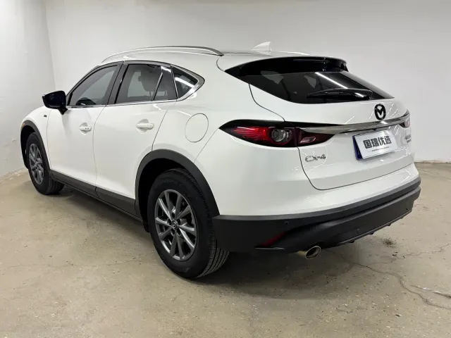 Mazda CX-4 — Фото автомобиля 6