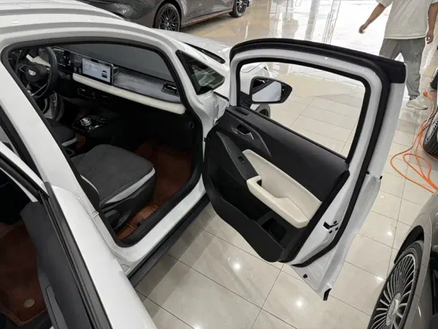 Geely Geometry E Firefly — Фото автомобиля 13
