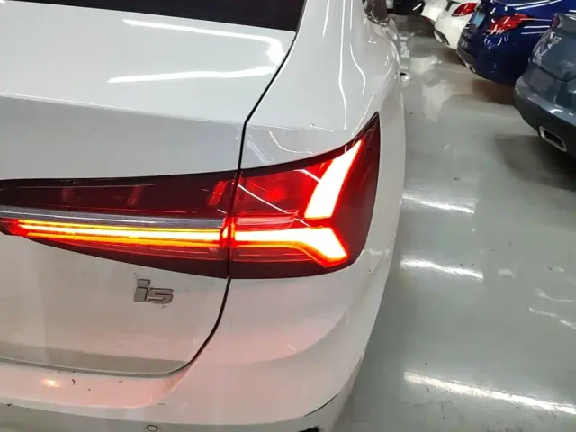 Roewe i5 — Фото автомобиля 7