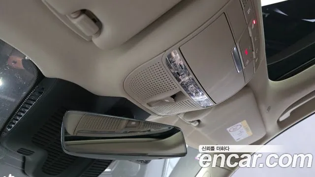 Mercedes-Benz E-Class — Фото автомобиля 25