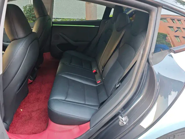 Tesla Model 3 — Фото автомобиля 15