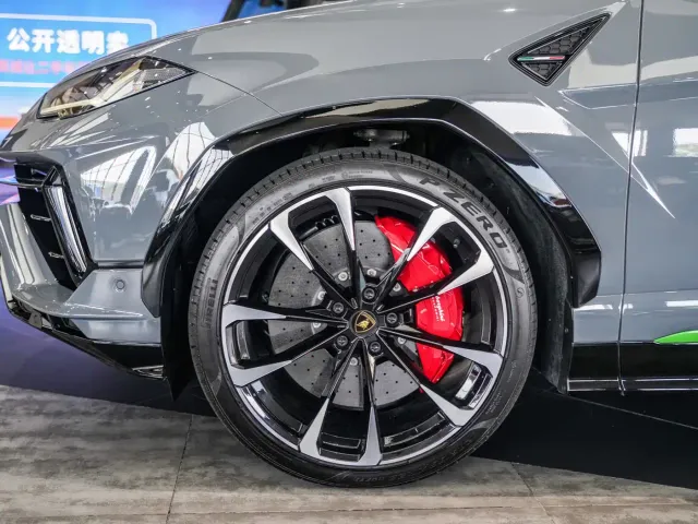 Lamborghini Urus — Фото автомобиля 20