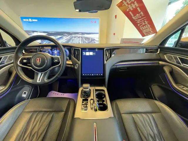 Hongqi HS7 PHEV — Фото автомобиля 7