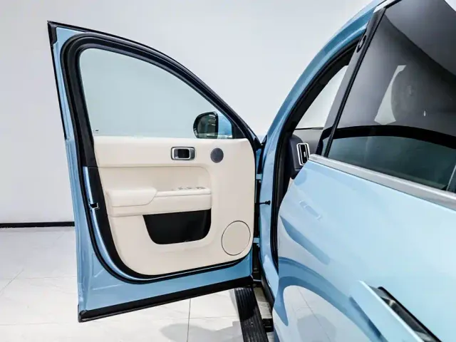 Li Auto L8 — Фото автомобиля 9
