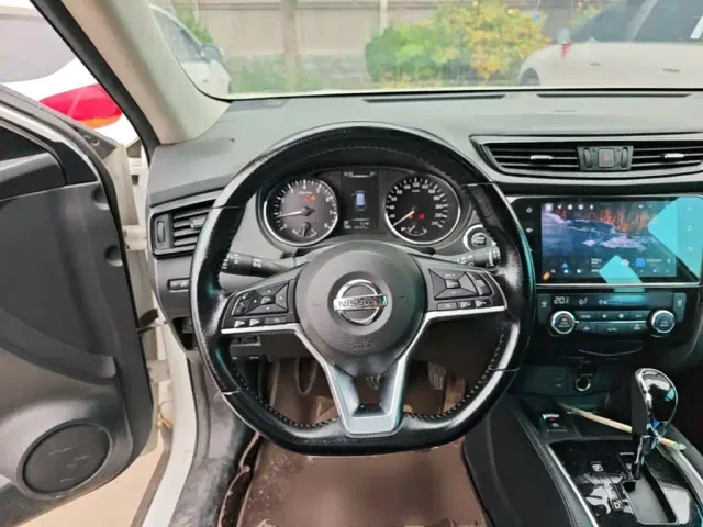 Nissan X-Trail — Фото автомобиля 10