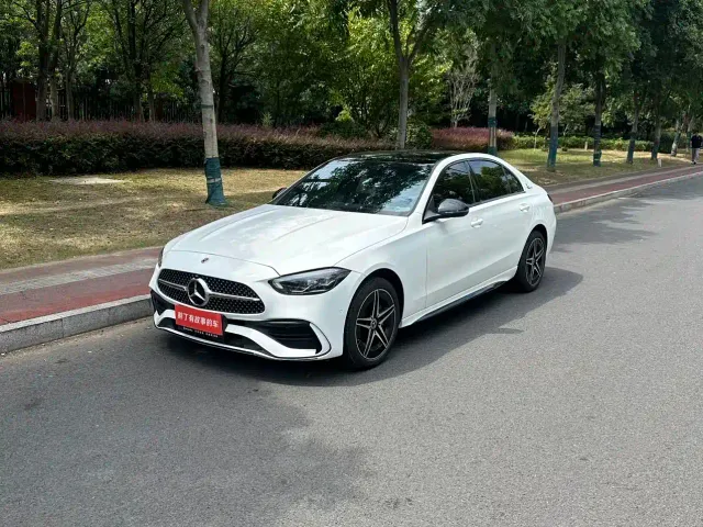 Фотография автомобиля — Mercedes-Benz C-Class