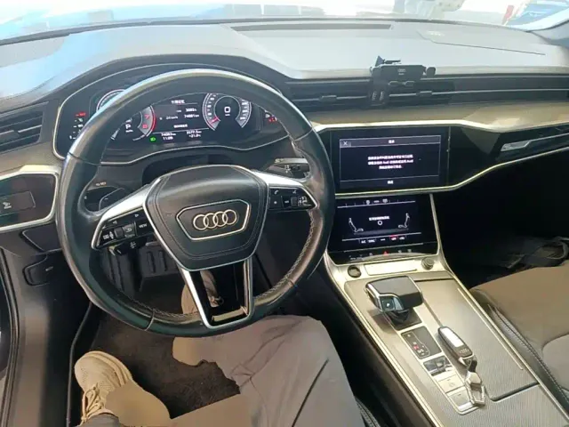 Audi A6L — Фото автомобиля 9