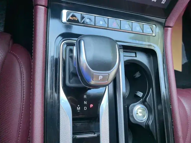 Hongqi H5 — Фото автомобиля 16