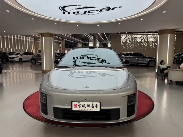 Li Auto i6 — Фото автомобиля 2