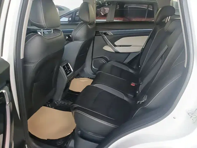 Geely Boyue — Фото автомобиля 16