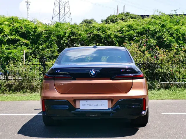 BMW i7 M70L — Фото автомобиля 6