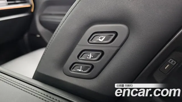 Hyundai Santafe Santa Fe (MX5) Бензин 2.5T 2WD — Фото автомобиля 28