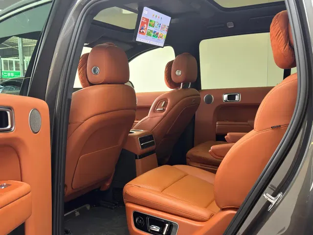 Li Auto L9 — Фото автомобиля 6