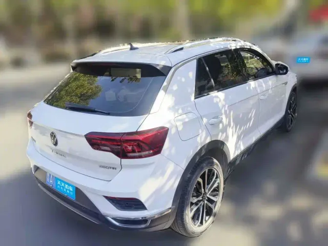 Volkswagen T-Roc — Фото автомобиля 2