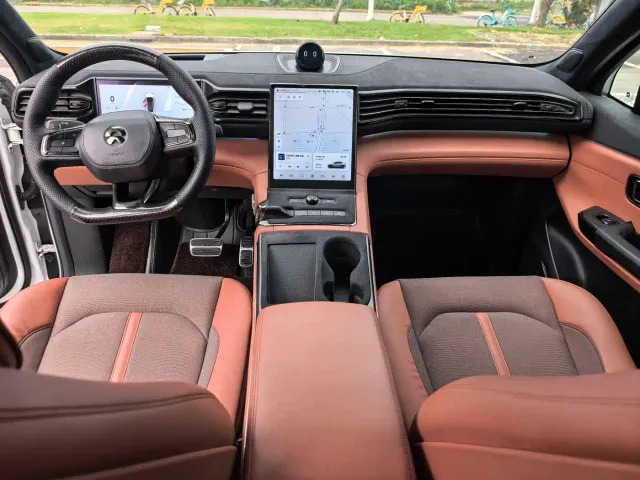 Nio EC6 — Фото автомобиля 13