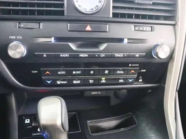 Lexus RX — Фото автомобиля 9
