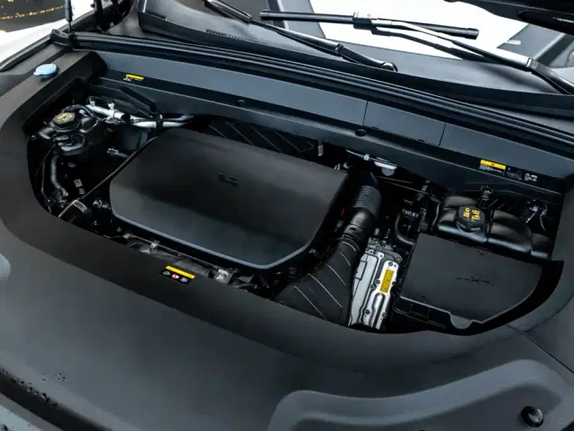 Li Auto L8 — Фото автомобиля 13