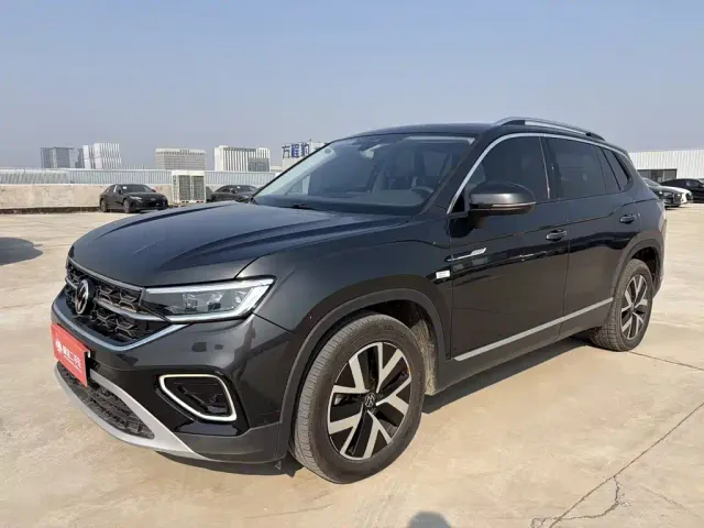 Фотография автомобиля — Volkswagen Tayron