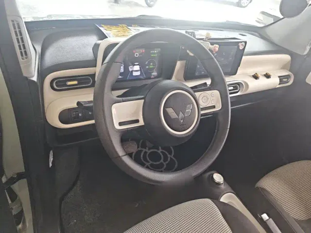 Wuling Hongguang Mini EV — Фото автомобиля 10