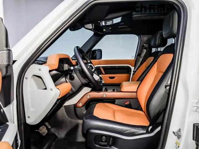 Land Rover Defender — Фото автомобиля 8