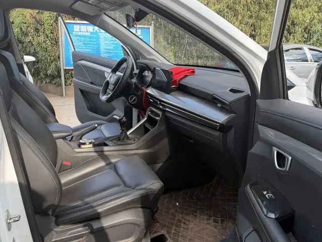 Wuling Asta — Фото автомобиля 15