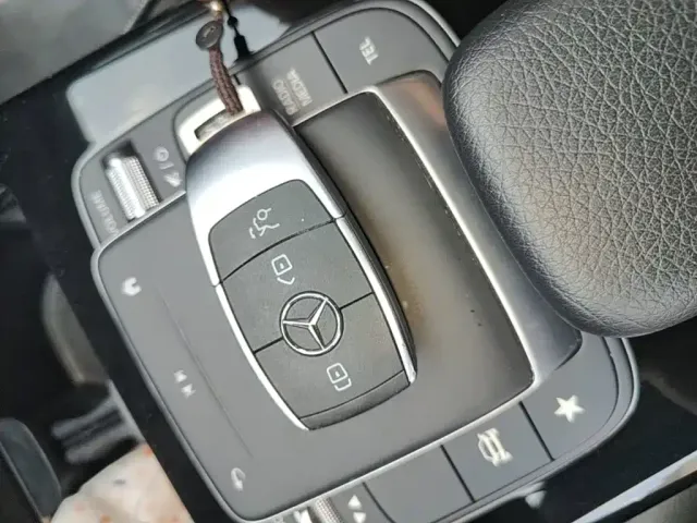 Mercedes-Benz Mercedes-Benz A-Class 2022 A 180 L Sport Sedan — Фото автомобиля 16