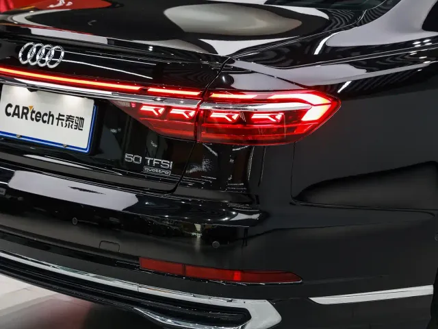 Audi A8 — Фото автомобиля 9