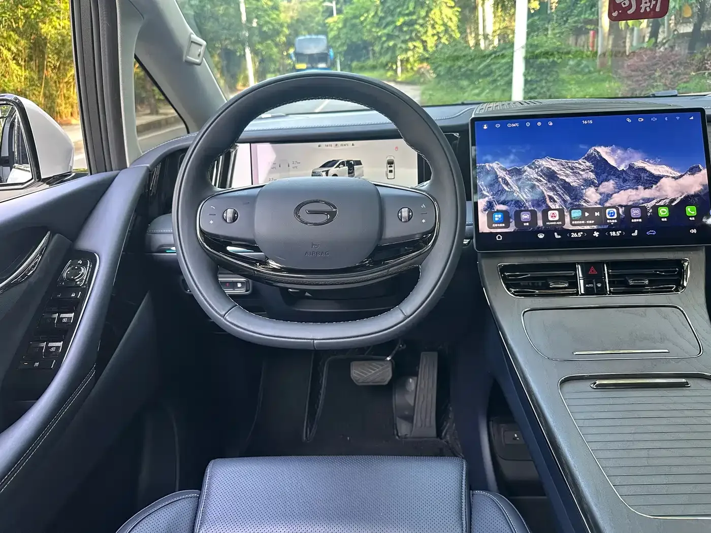 GAC Trumpchi Trumpchi Xiangwang M8 2025 Model QianKun Series Ultra First Class — Фото автомобиля 18