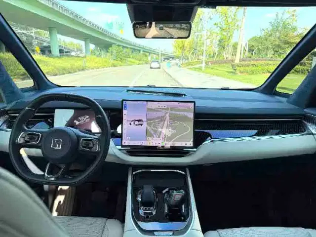 Zeekr 009 — Фото автомобиля 5