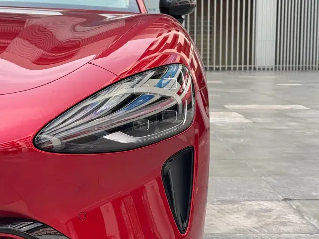 Xiaomi SU7 — Фото автомобиля 4