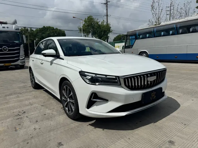 Geely Emgrand — Фото автомобиля 3