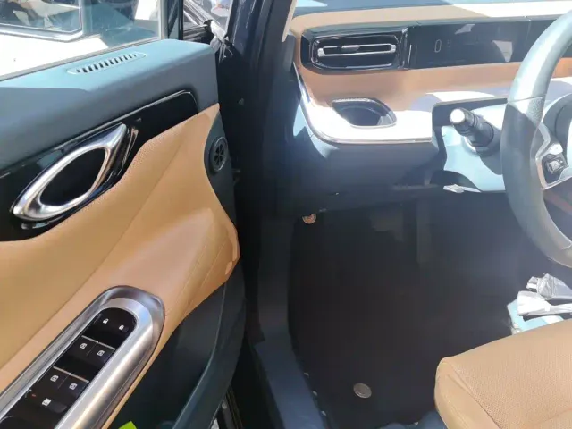 GAC Trumpchi E8 — Фото автомобиля 13